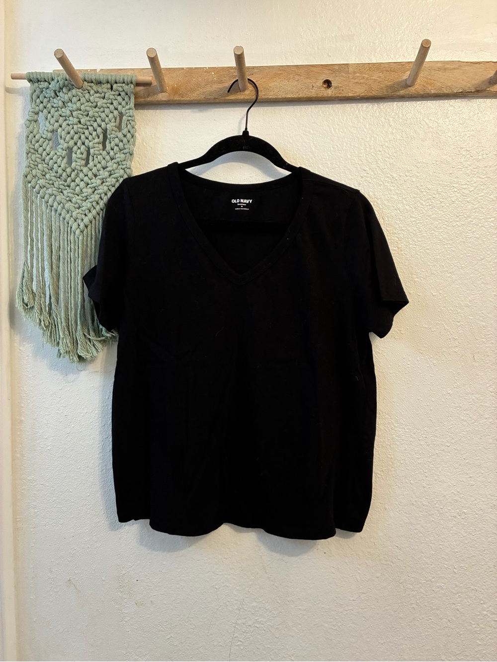 Old Navy Black V-Neck Short Sleeve Tee